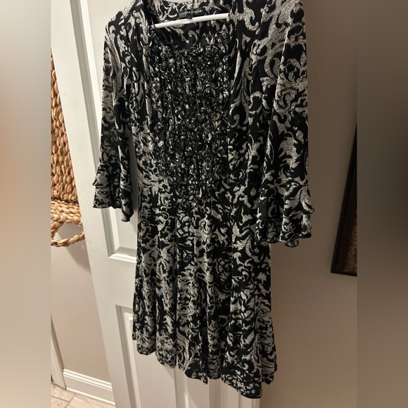 Chris McLaughlin size 6 black white ruffle dress euc fully lined stretchy - Picture 9 of 11